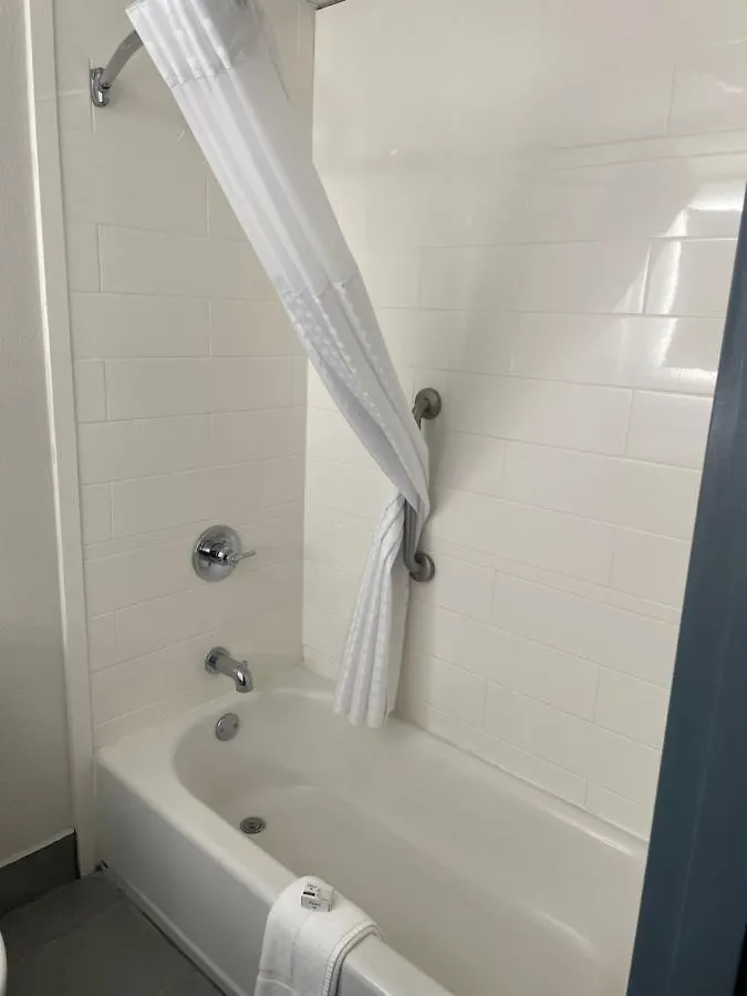 Wingate By Wyndham Savannah Gateway Hotel