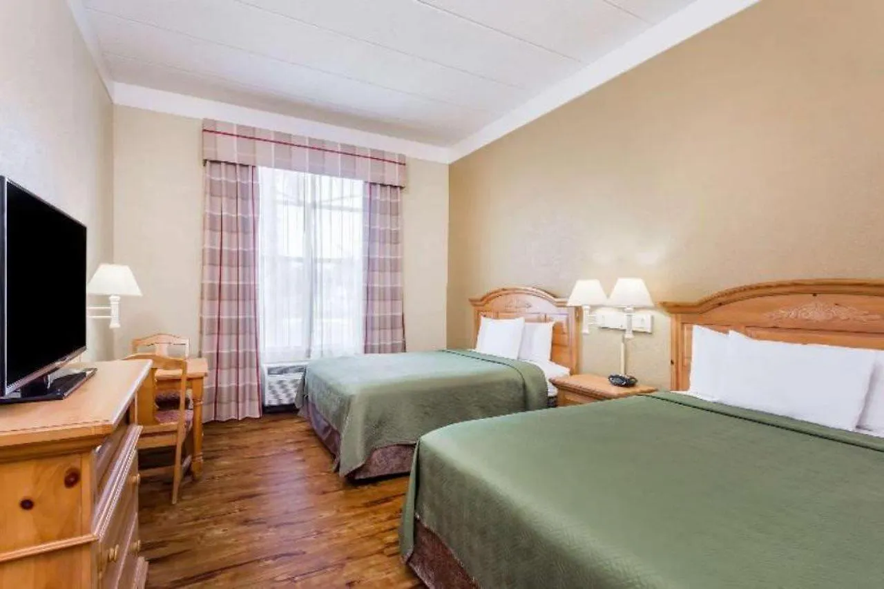 Hotel Wingate By Wyndham Savannah Gateway