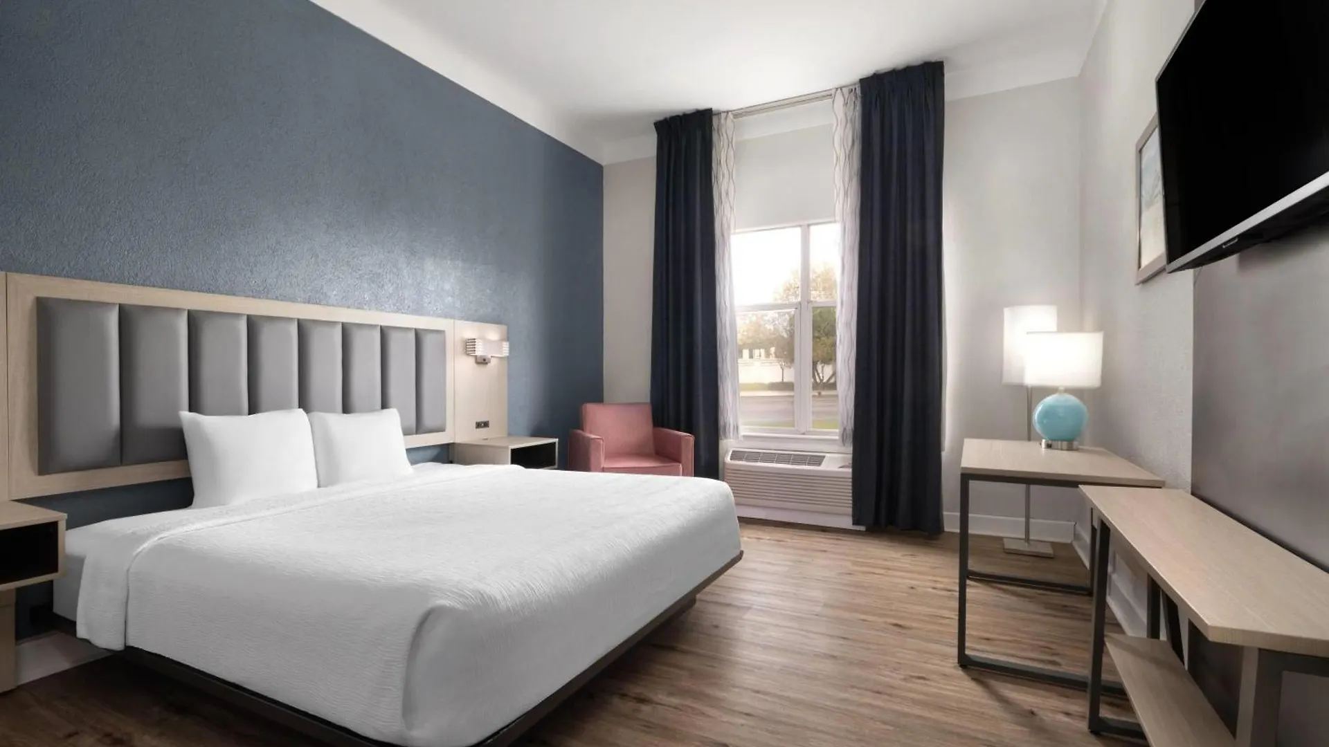 Wingate By Wyndham Savannah Gateway 2*,  United States